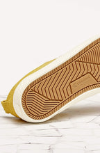 Load image into Gallery viewer, CATIBA Low Luka Sabbat Yellow Suede Women