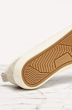 Load image into Gallery viewer, CATIBA Low Luka Sabbat White Leather Women
